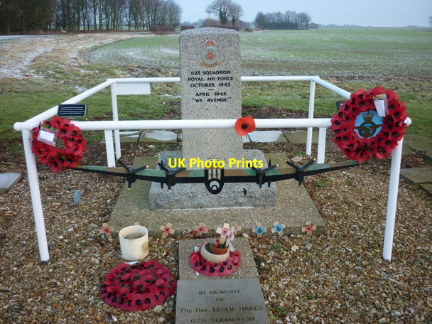 Photo 6"x4" A RAF Memorial near Kelstern Kelstern c2011