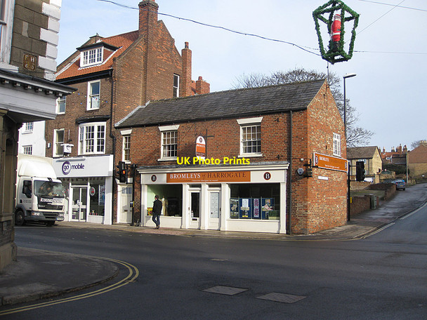 Photo 6"x4" Main crossroads, Malton Malton\/SE7871 c2011