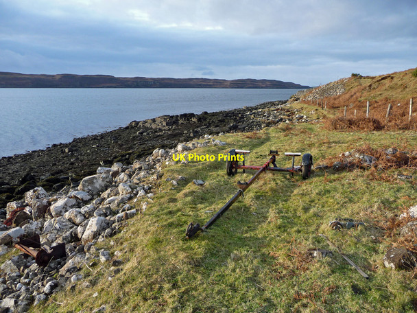 Photo 6"x4" Shoreline of Loch Snizort Kingsburgh \/ Cinnseaborg c2011