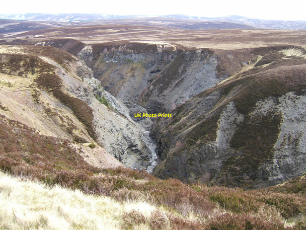 Photo 6"x4" Ailnack Gorge Druim na h-Easgainn c2007