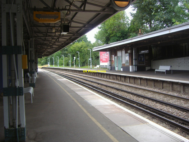 Photo 6"x4" Carshalton Beeches station Carshalton c2009 P2
