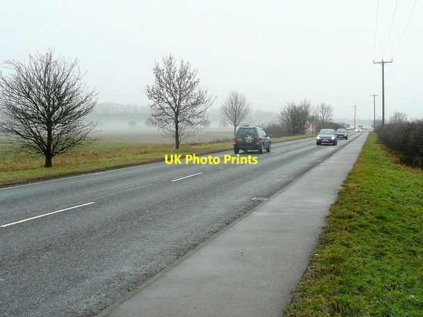 Photo 6"x4" A6121 approaching Essendine Carlby c2010