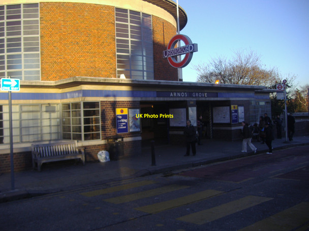 Photo 6"x4" Arnos Grove Tube station Friern Barnet c2007