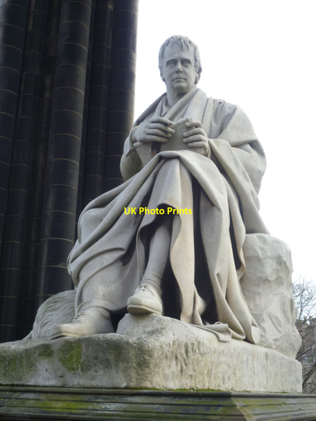 Photo 6"x4" Sir Walter Scott on the Scott Monument Edinburgh c2011