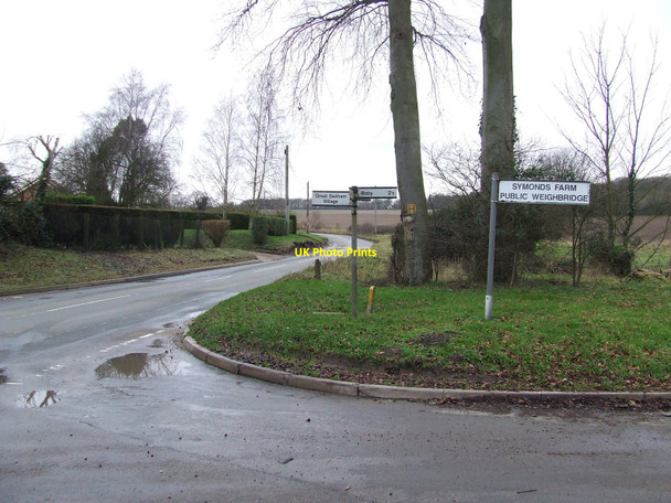 Photo 6"x4" Road Junction Frizzeler's Green c2011