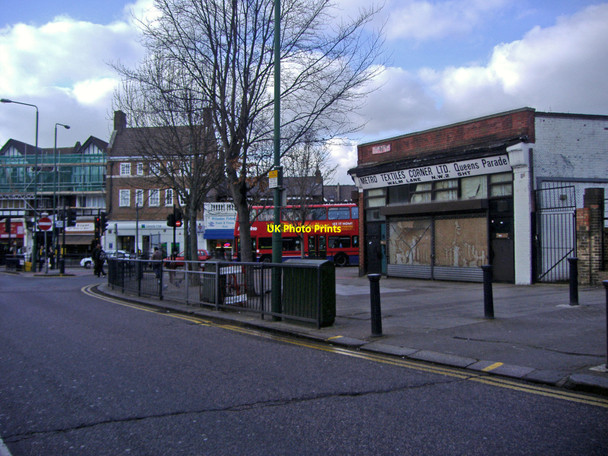 Photo 6"x4" Willesden Lane at junction of Walm Lane Willesden c2008
