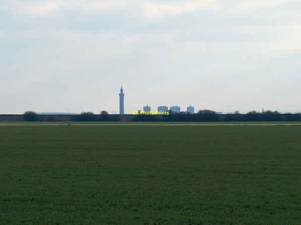 Photo 6"x4" Sunk Island field with Grimsby in the distance Sunk Island c2011