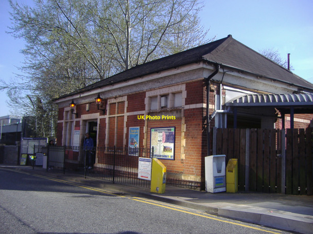 Photo 6"x4" Stonebridge Park station Wembley c2007