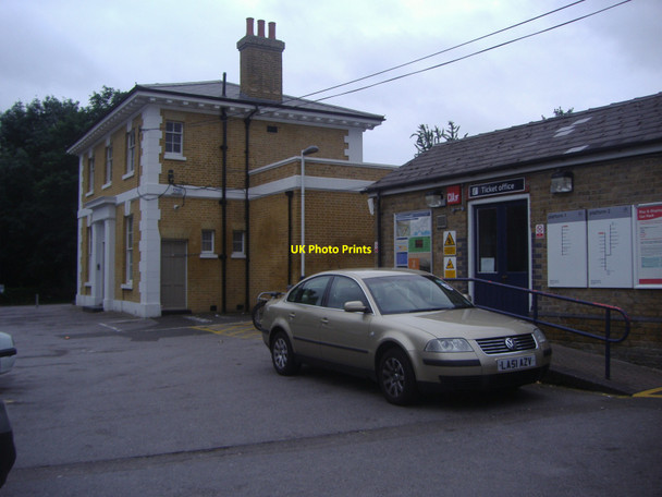Photo 6"x4" Chiswick station and old station house Chiswick c2008