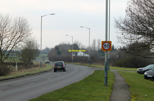 Photo 6"x4" 2011 : A4 London Road looking west Derry Hill c2011