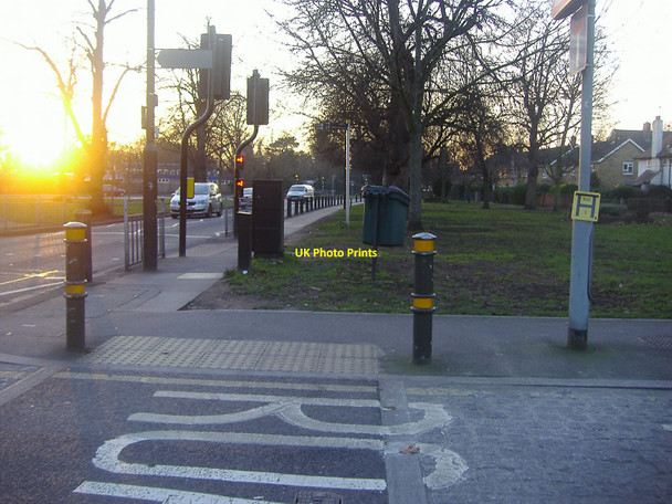 Photo 6"x4" Junction of Glebe Path and Upper Green, Mitcham Mitcham c2011