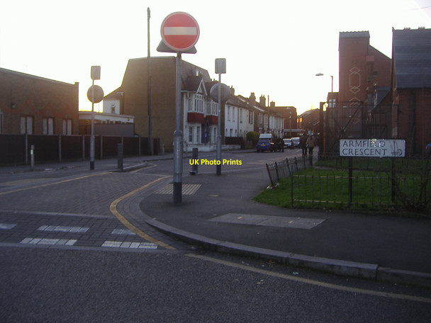 Photo 6"x4" Armfield Crescent, Mitcham Mitcham c2011