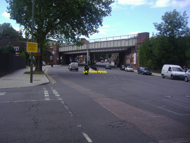 Photo 6"x4" East Finchley High Road Finchley c2010