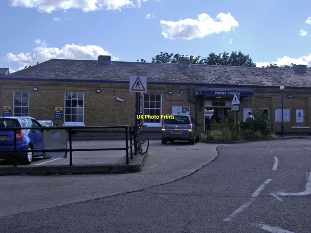 Photo 6"x4" Pinner Tube station Pinner c2008