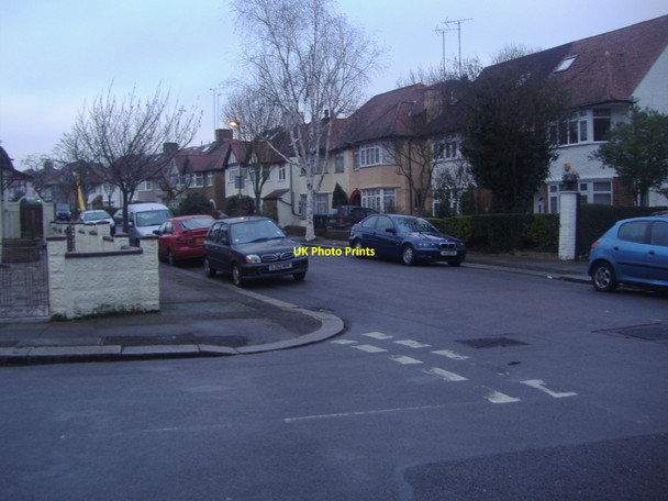 Photo 6"x4" Holders Hill Drive, Hendon Hendon\/TQ2389 c2011