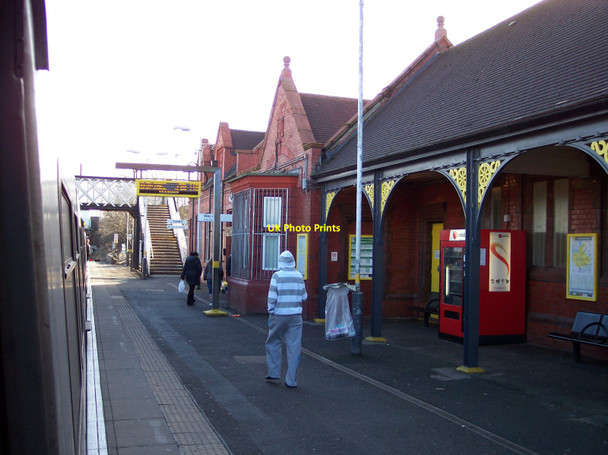 Photo 6"x4" Birkenhead North railway station Birkenhead\/SJ3088 c2011