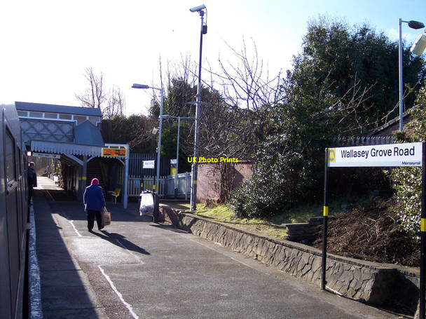 Photo 6"x4" Wallasey Grove Road railway station Wallasey c2011