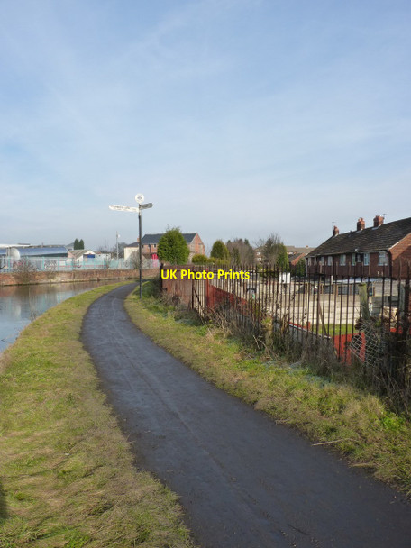 Photo 6"x4" Towpath on the Birmingham Canal at Tipton Junction Tipton\/SO9592 c2011