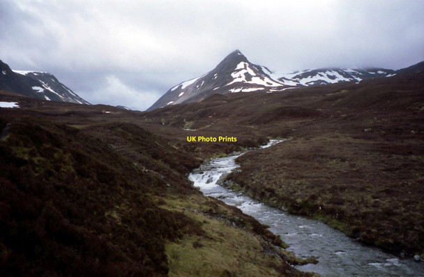 Photo 6"x4" Allt a' Chaoil-r\u00c3\u00a8idhe Ben Alder Forest c1994