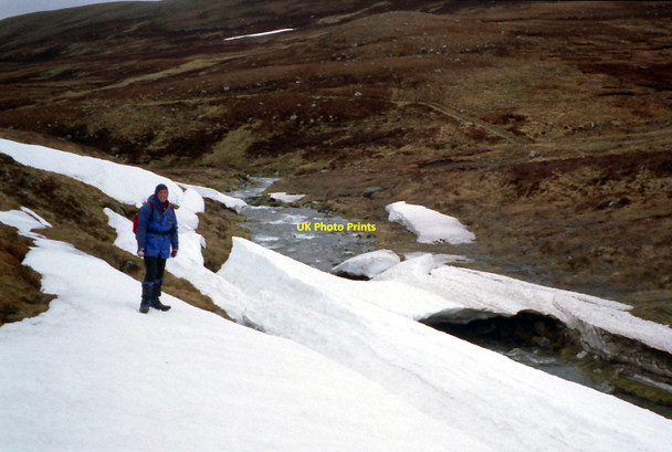 Photo 6"x4" Snow bridge over the Allt a' Chaoil-r\u00c3\u00a8idhe Allt a' Bhealaich Bheithe c1994