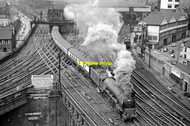 Photo 6"x4" The panorama at the east end of Newcastle Central Station from the Castle, with the 'North Briton' express leaving for Edinburgh Newcastle upon Tyne c1954