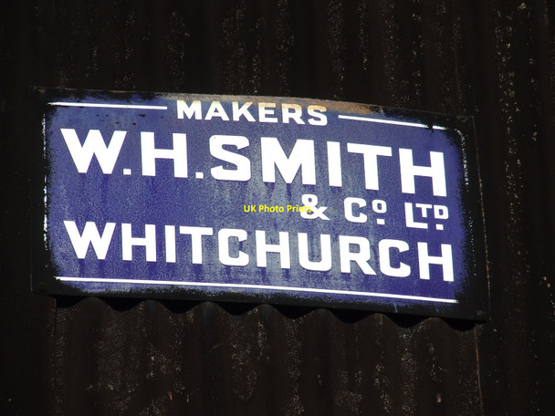 Photo 6"x4" The Other W.H. Smith Upper Green\/TL7464 c2011