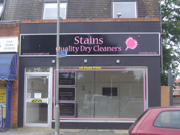 Photo 6"x4" Stains of Staines, abandoned dry cleaners Staines c2008