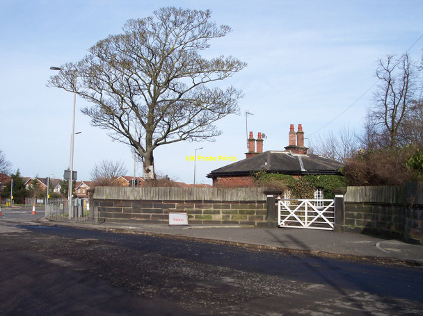 Photo 6"x4" Aintree Lodge Norris Green\/SJ3994 c2011