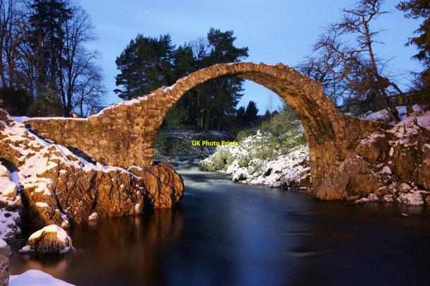 Photo 6"x4" The old Pack horse bridge, Carrbridge. Carrbridge \/ Drochaid Ch\u00e0rr c2005