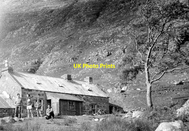 Photo 6"x4" Shenevall bothy, 1963 Abhainn Srath na Sealga c1963