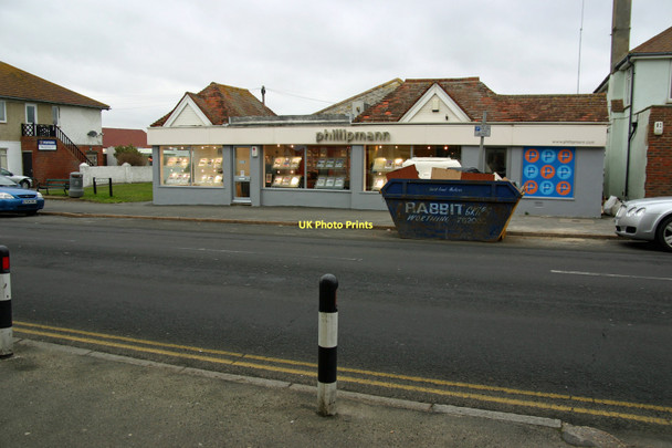 Photo 6"x4" Greenwich Meridian crossing the A259 Telscombe Cliffs c2011