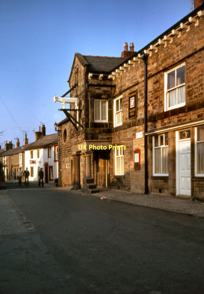 Photo 6"x4" The White Bull, Ribchester Little Town\/SD6535 c1976