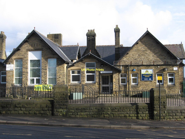 Photo 6"x4" Chapeltown - Lound Junior School Chapeltown\/SK3596 c2011