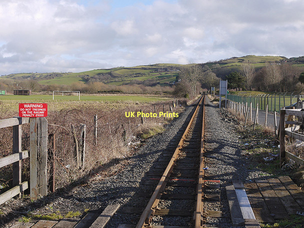 Photo 6"x4" The Vale of Rheidol heads out of Aberystwyth Aberystwyth c2011