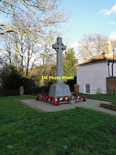 Photo 6"x4" The war memorial at the north of Aylsham church Aylsham c2011
