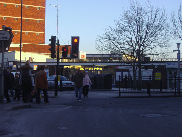 Photo 6"x4" Enfield Town station and surrounds Enfield\/TQ3396 c2009