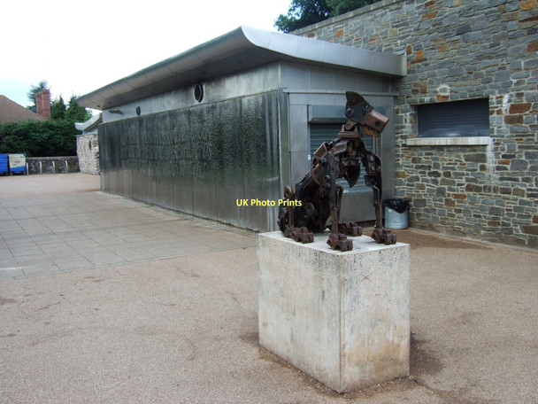 Photo 6"x4" Blaise Castle Estate - dog statue with the fountain wall of the cafe in the background Blaise Hamlet c2010