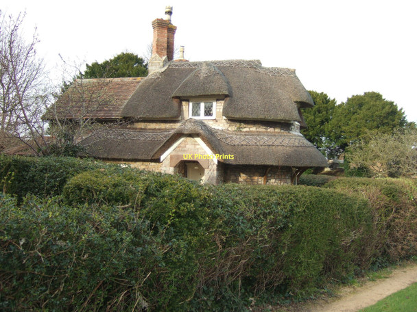 Photo 6"x4" Blaise Hamlet - the seventh cottage - Circular Cottage Blaise Hamlet c2010
