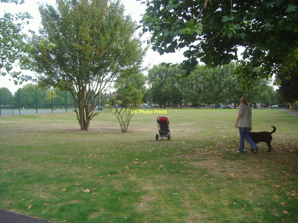 Photo 6"x4" Cottenham Park SW20 New Malden c2009