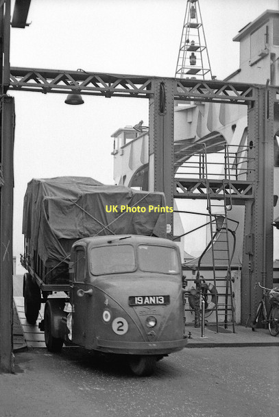 Photo 6"x4" Military Scammell Scarab leaves the Woolwich Ferry Woolwich c1964