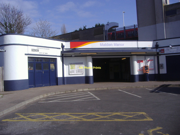Photo 6"x4" Malden Manor station New Malden c2008