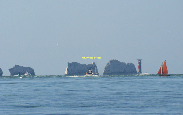 Photo 6"x4" The Needles & their lighthouse Totland c2003