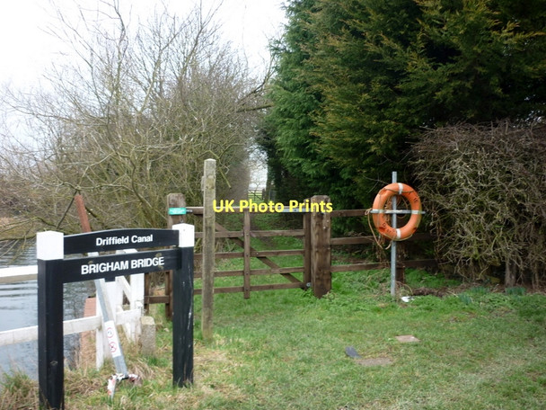 Photo 6"x4" A canal side bridleway at Brigham Bridge Brigham\/TA0753 c2011