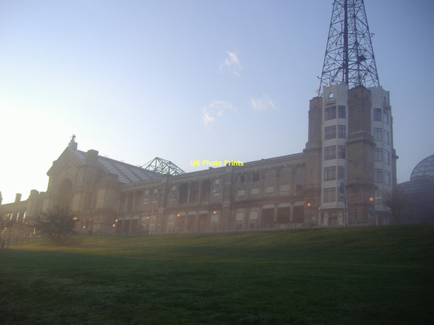 Photo 6"x4" Alexandra Palace in the fog Hornsey c2010