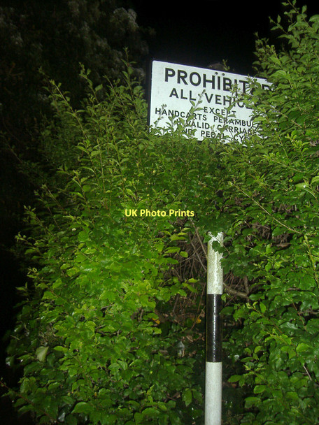 Photo 6"x4" Pre-Worboys sign, Hooley Coulsdon c2010
