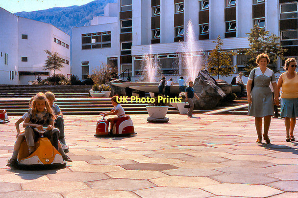 Photo 6"x4" The Aviemore Centre Aviemore c1976