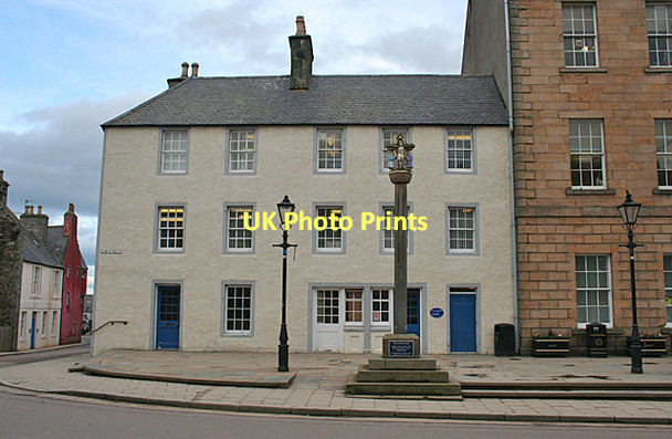 Photo 6"x4" Mercat Cross Banff\/NJ6864 c2011