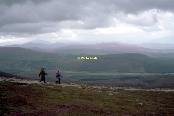 Photo 6"x4" On the track to Achlean Coire Ruadh\/NN8897 c1992