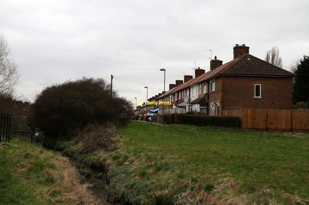 Photo 6"x4" The Meads Edgware c2011