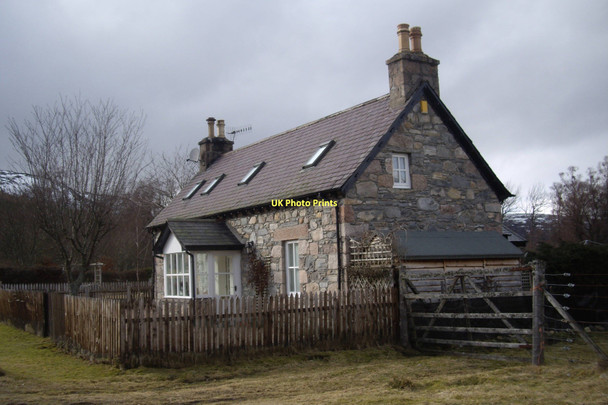 Photo 6"x4" A cottage in Meikle Inverey Inverey\/NO0889 c2011